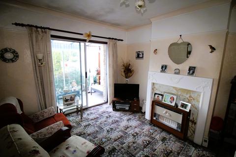 1 bedroom semi-detached bungalow for sale, Brookdale Avenue, Upminster RM14