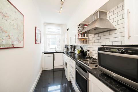 2 bedroom flat to rent, Belsize Park, London NW3