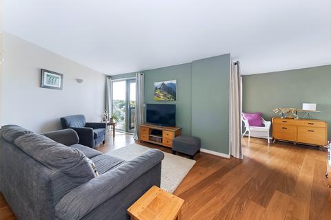 2 bedroom flat for sale, Washington Building, Deals Gateway, London, SE13