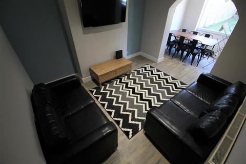 Becketts Park Crescent (6), Headingley, Leeds, LS6 3PH