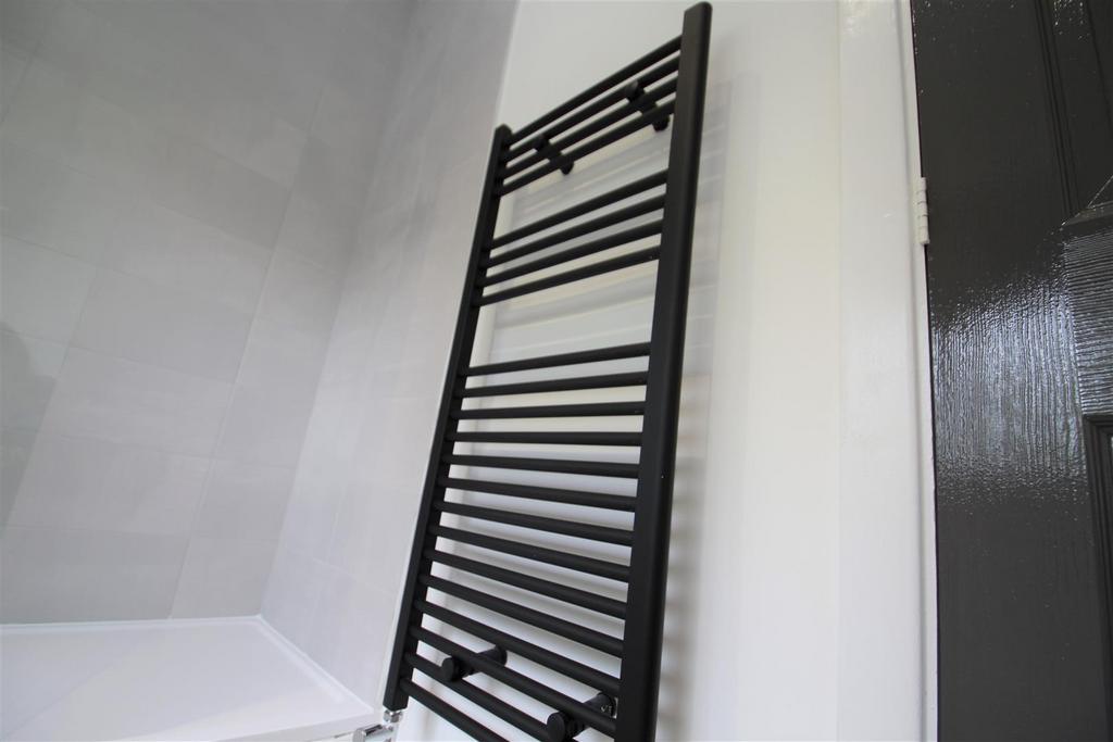 Bathroom 4.jpg