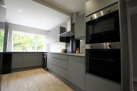 6 bedroom semi-detached house to rent, Becketts Park Crescent (6), Headingley, Leeds, LS6 3PH