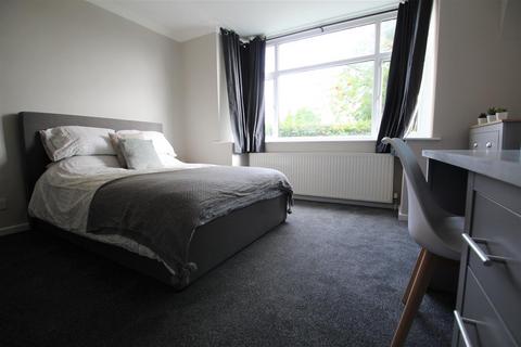6 bedroom semi-detached house to rent, Becketts Park Crescent (6), Headingley, Leeds, LS6 3PH