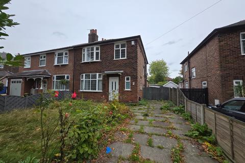 3 bedroom semi-detached house to rent, Manor Road, Salford, M6