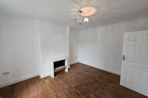 3 bedroom semi-detached house to rent, Manor Road, Salford, M6
