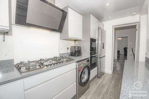 4 bedroom terraced house for sale, Entwisle Road, Rochdale, OL16