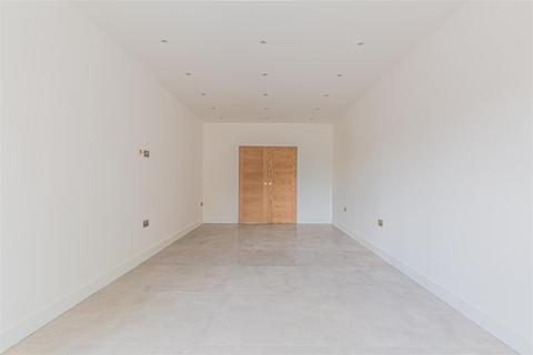 4 bedroom terraced house for sale, Tayben Avenue, Twickenham TW2