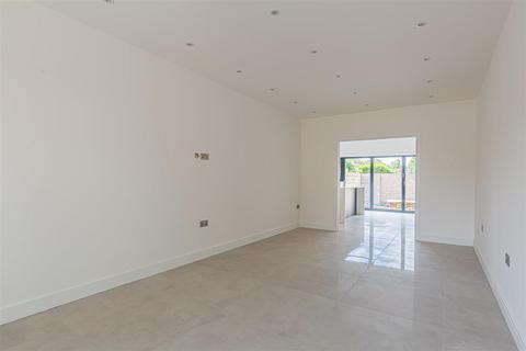 4 bedroom terraced house for sale, Tayben Avenue, Twickenham TW2