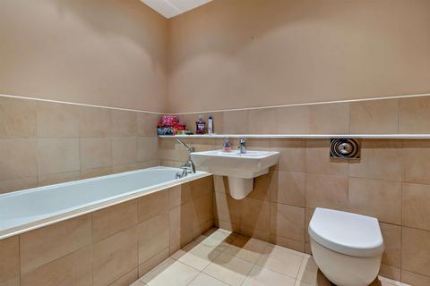 2 bedroom apartment for sale, Milestone Court, Doncaster DN4