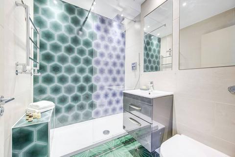 1 bedroom flat to rent, Kempsford Gardens, Earls Court, London, SW5