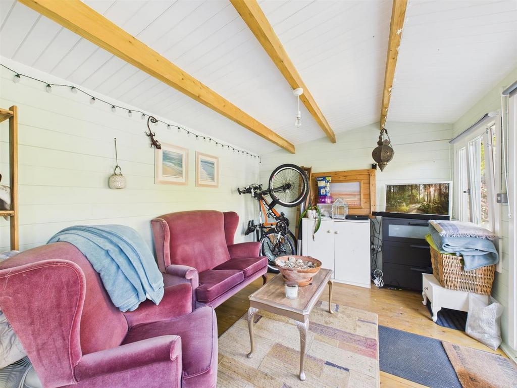 CAM02885 G0-PR0489-STILL019.jpg