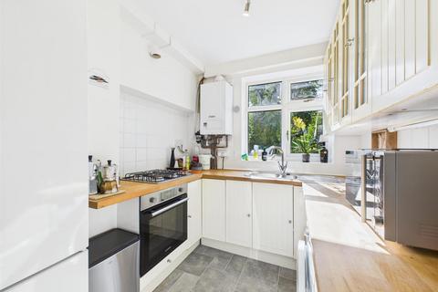 3 bedroom semi-detached house for sale, Caterham Drive, Coulsdon CR5