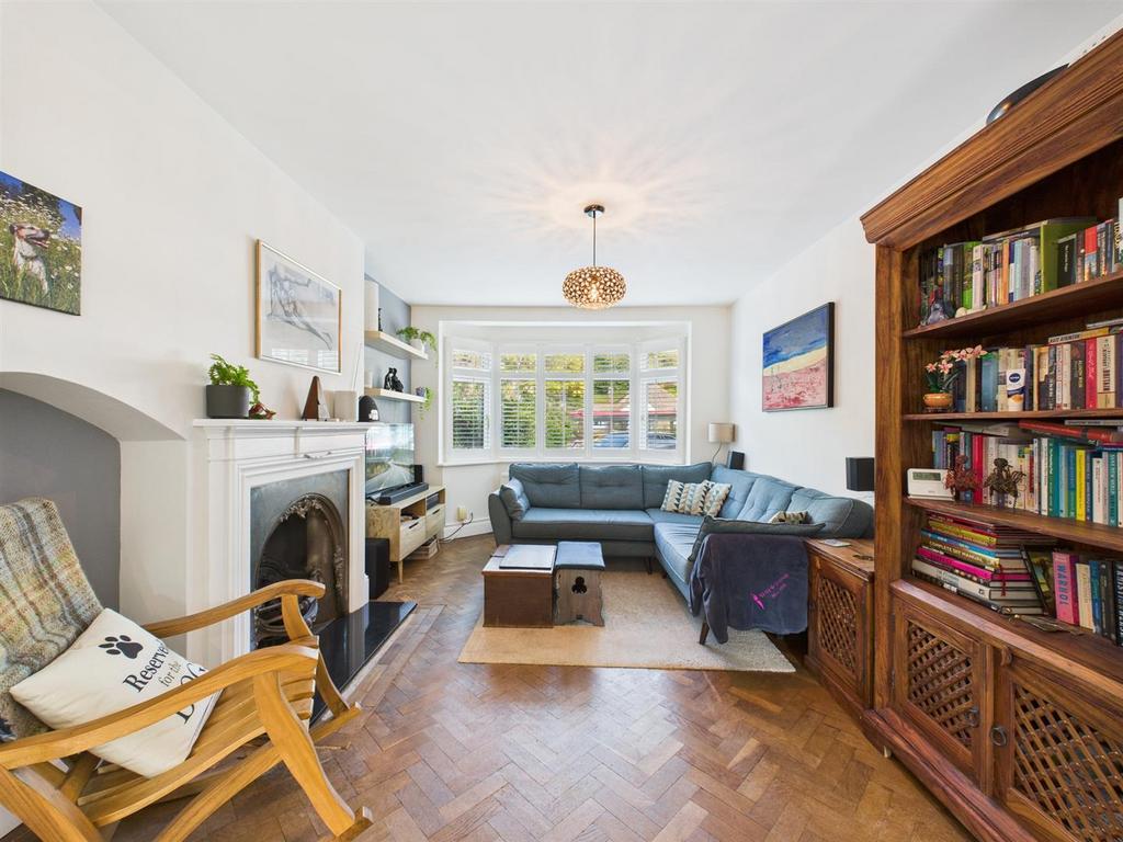 CAM02885 G0-PR0489-STILL011.jpg