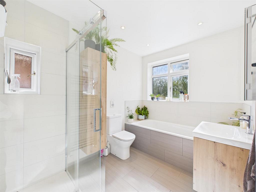 CAM02885 G0-PR0489-STILL001.jpg