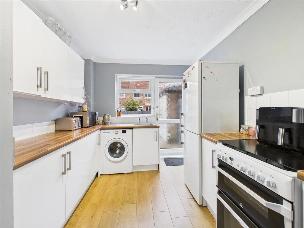 CAM05193 G0-PR0049-STILL011.jpg