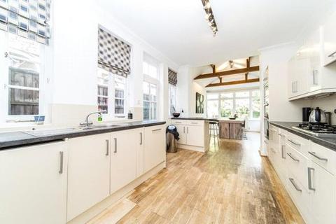 undefined, Sheen Lane, London