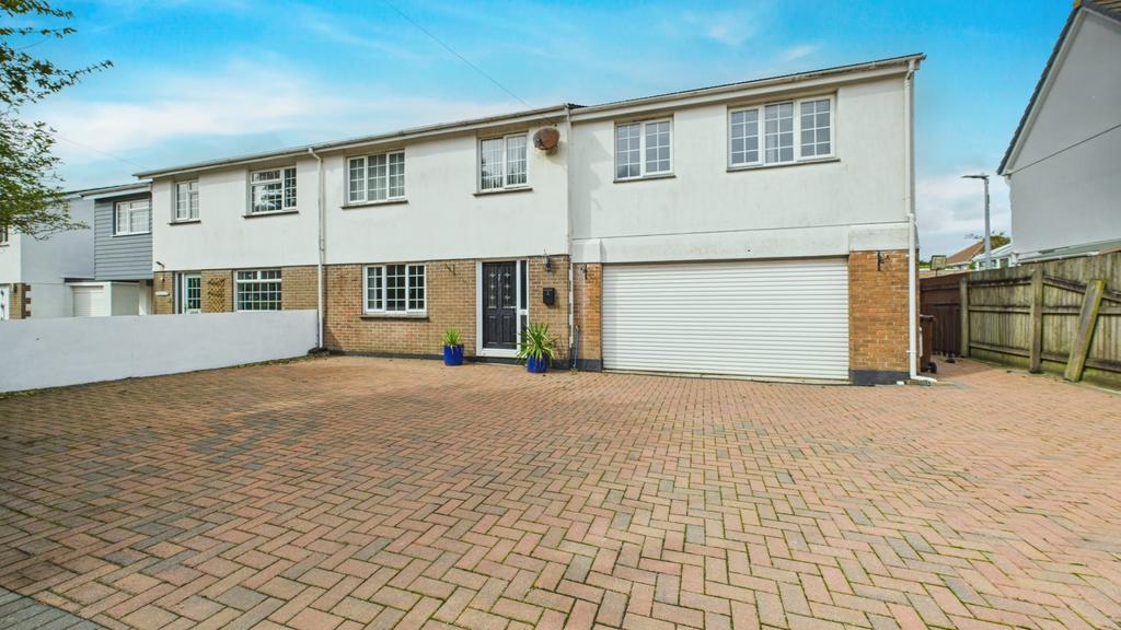 5 Bedroom Semi-Detached House for Sale