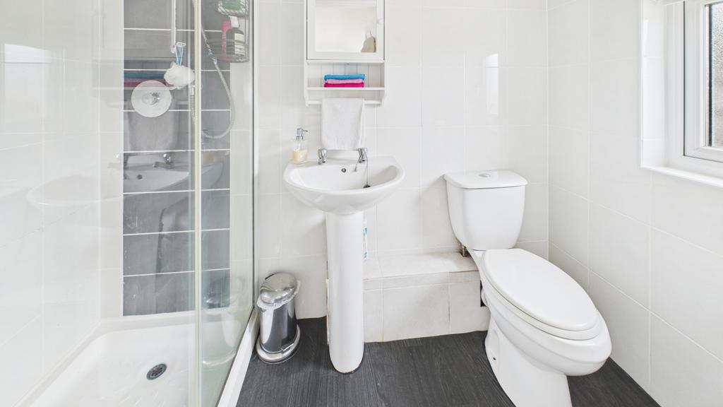 Ensuite shower room