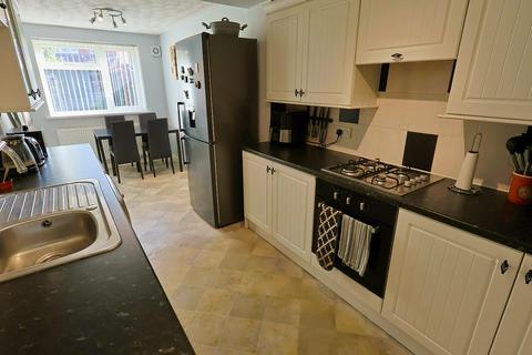 3 bedroom end of terrace house for sale, The Triangle, Coventry CV5