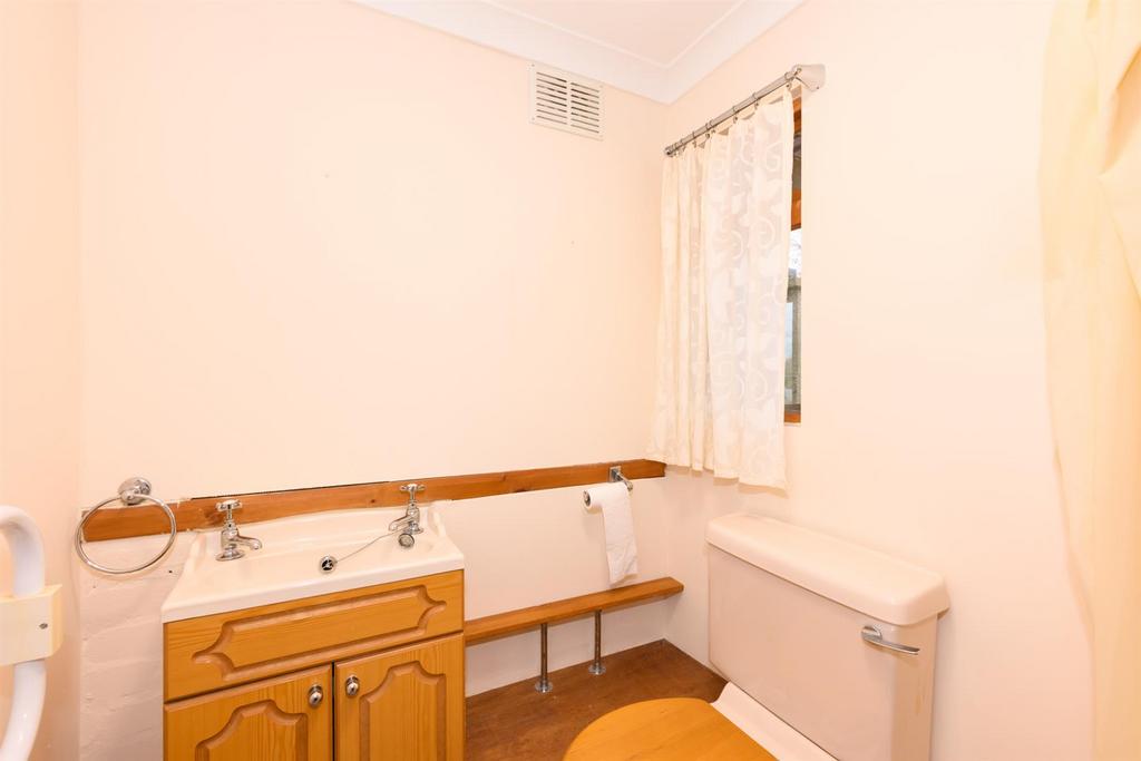 Cloakroom/shower room
