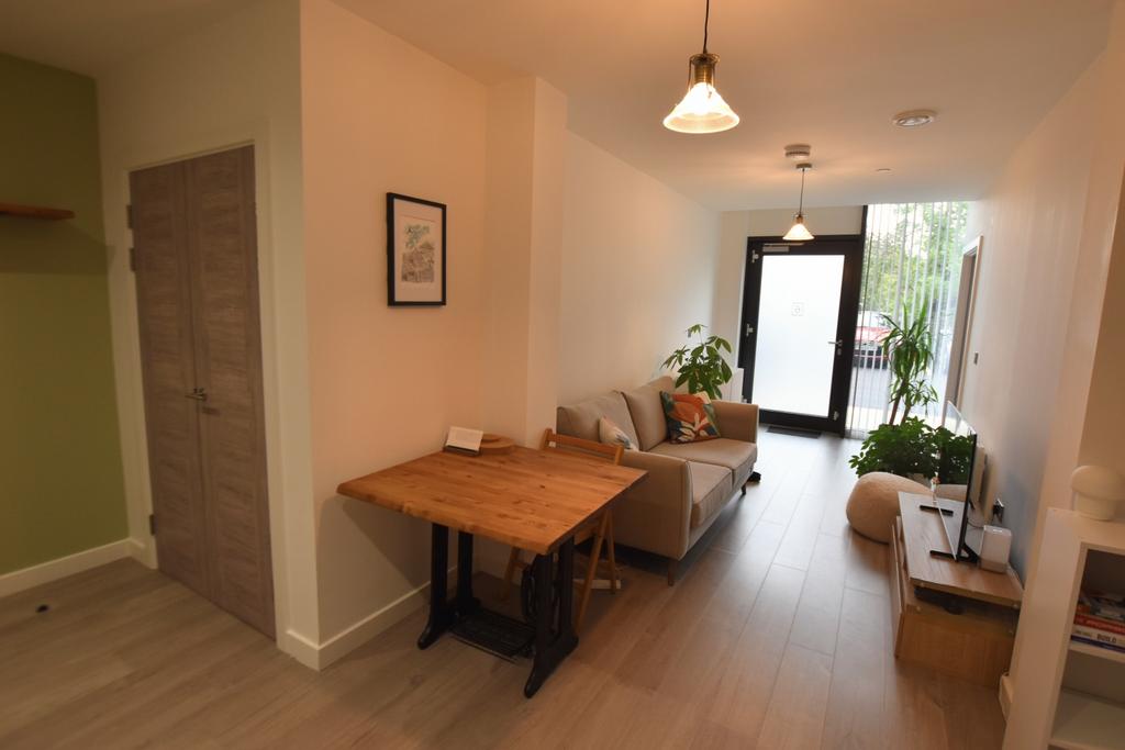 Flat 6 Caspian View lounge
