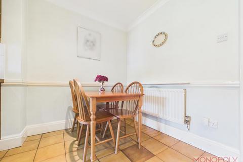 3 bedroom end of terrace house for sale, Dee Park, Holt, Wrexham