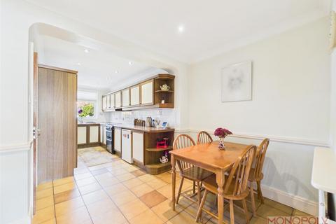3 bedroom end of terrace house for sale, Dee Park, Holt, Wrexham