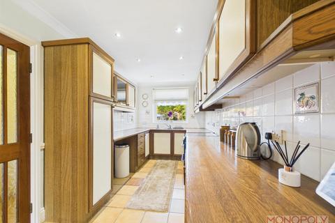 3 bedroom end of terrace house for sale, Dee Park, Holt, Wrexham