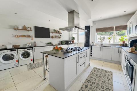3 bedroom house to rent, Sandy Hill Road, Solihull B90