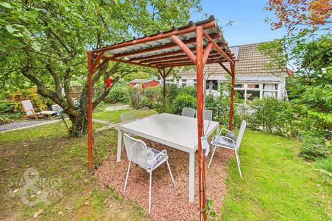 2 bedroom detached bungalow for sale, Morris Close, Stoke Holy Cross, Norwich