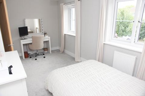24 Great Close Road, St Erme, Truro, TR4 9FS