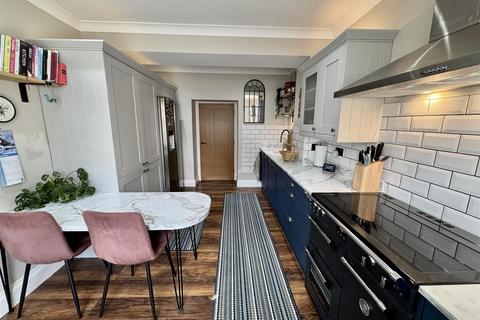 3 bedroom detached house for sale, Gron Road, Gwaun Cae Gurwen, Ammanford