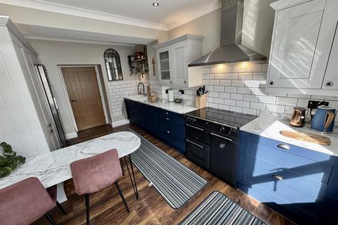 3 bedroom detached house for sale, Gron Road, Gwaun Cae Gurwen, Ammanford