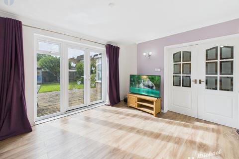 3 bedroom end of terrace house for sale, Charmfield Road, Aylesbury