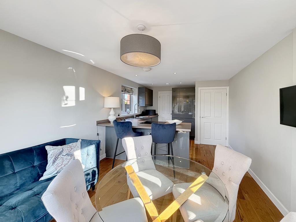 Kitchen/ Snug