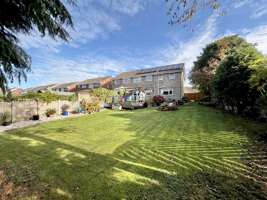 4 bed semi detached house for Sale