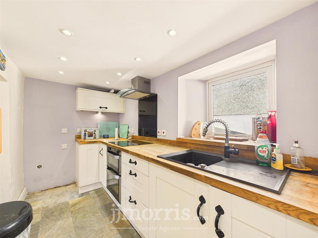 CAM02878 G0-PR0082-STILL020.jpg