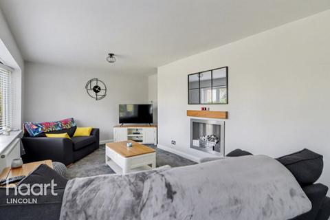 3 bedroom detached house for sale, Inns Close, North Hykeham