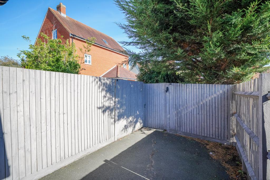 1-Small-White-Path-05703