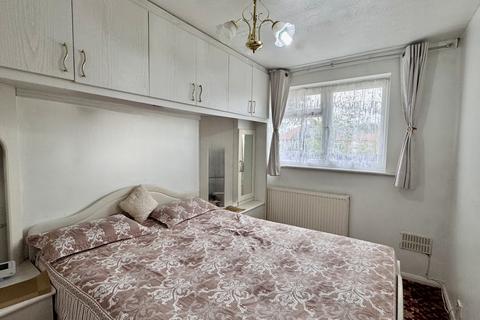 3 bedroom end of terrace house for sale, Chichester Way,  Feltham, TW14