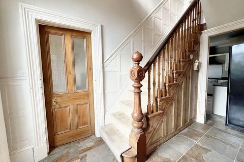 2 bedroom end of terrace house for sale, Moor Lane, Huddersfield, HD4
