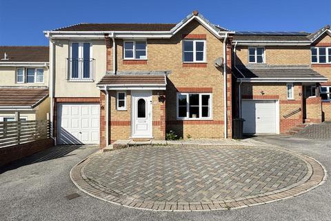 4 bedroom detached house for sale, Larcombe Road, St. Austell