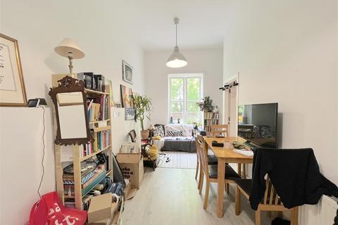 3 bedroom flat to rent, Crescent Road, London N8