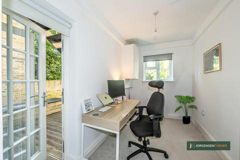 2 bedroom flat for sale, Coningham Road, Shepherds Bush, W12