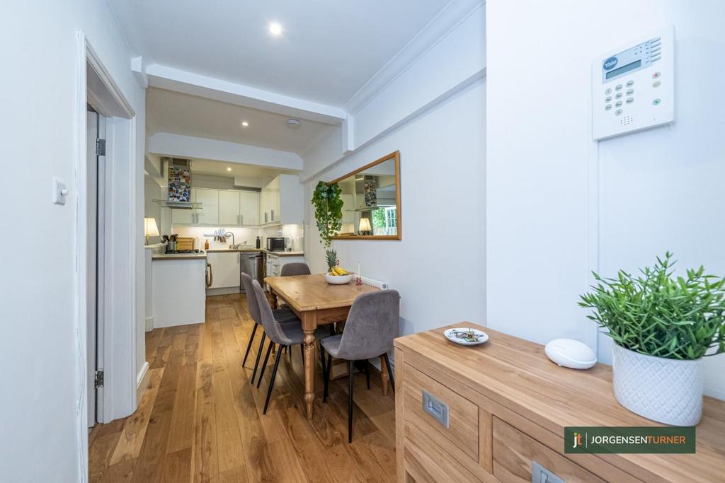 Dining Area .jpg