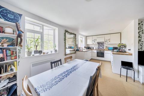 2 bedroom apartment for sale, Gables Close, London