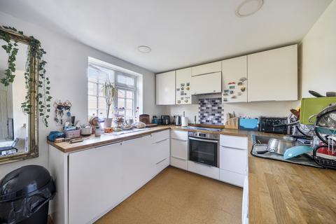 2 bedroom apartment for sale, Gables Close, London