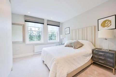 2 bedroom flat to rent, Hamlet Gardens, Ravenscourt Park, London, W6