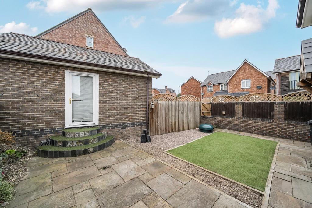 Garden with Garage access.jpg
