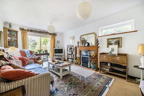 undefined, Saffron Park, Kingsbridge